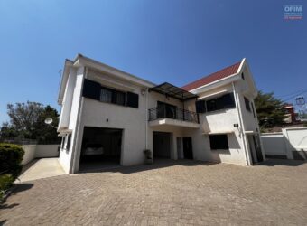 Location un agréable loft de type F4 situé à Avarabohitra Itaosy Madagascar