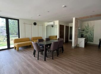 À louer un appartement T4 meublé situé au sein d&rsquo;une résidence sécurisée situé à Anosizato Madagascar