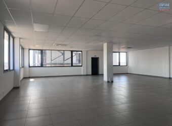 Location des bureaux professionnels de 200 m2, 219 m2 et 230 m2 situés à Ankorondrano Madagascar